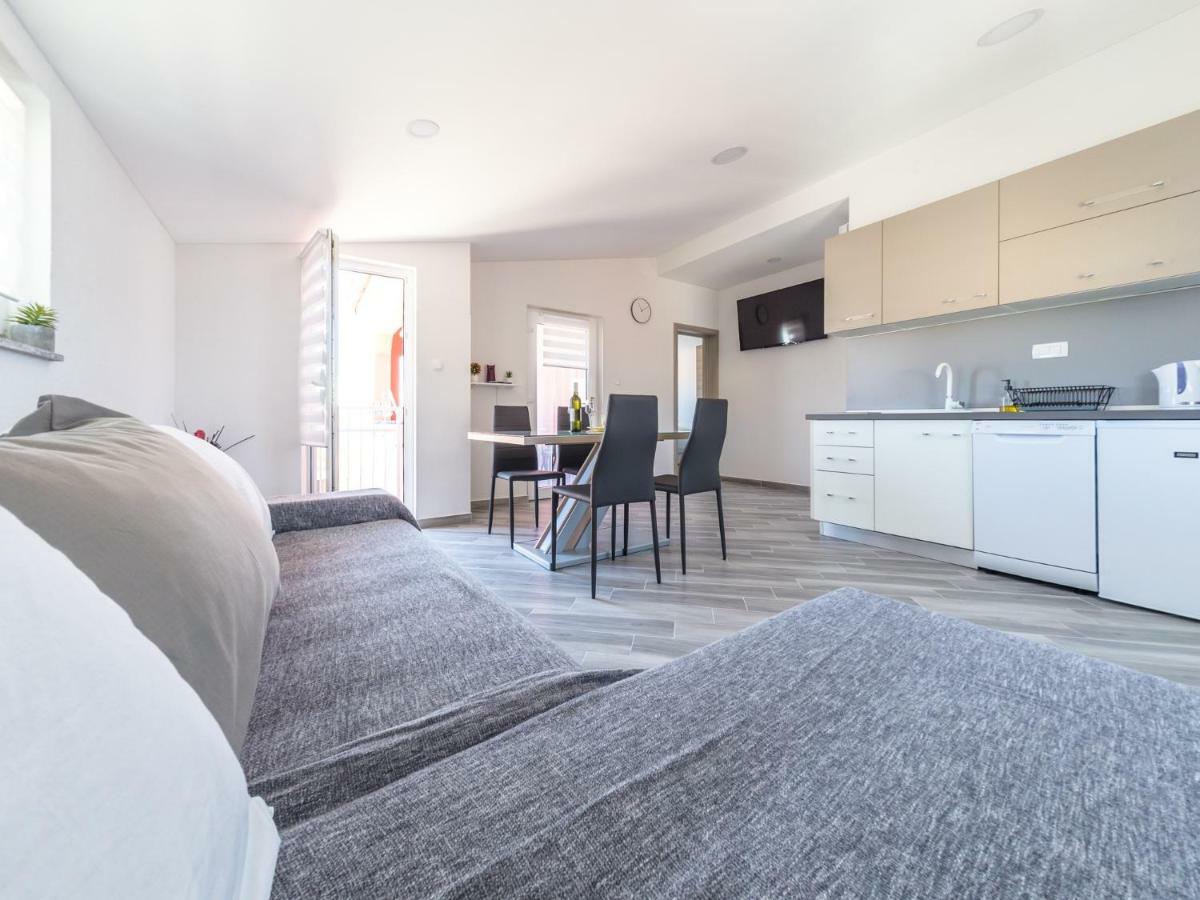 Apartment ˝Soleil˝ Vir Dış mekan fotoğraf